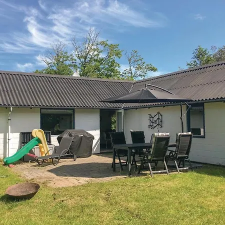 Holiday home Two-bedroom Holiday In Roslev